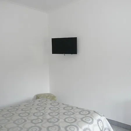 Garden House Nocleg ze śniadaniem 4*